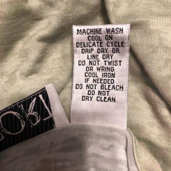 C D Sport shortsleeved light green top with a gathered round neckline Size S - Picture 8 of 11